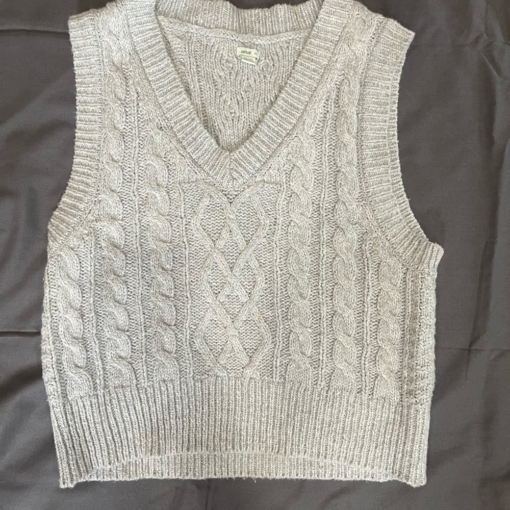 Aerie V-Neck Cable Knit Sweater Vest - Light Gray